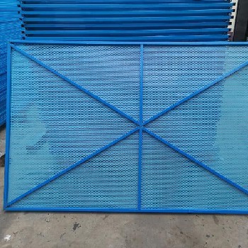 建筑外圍防墜落爬架安全網與通訊設備的協同應用與安全管理